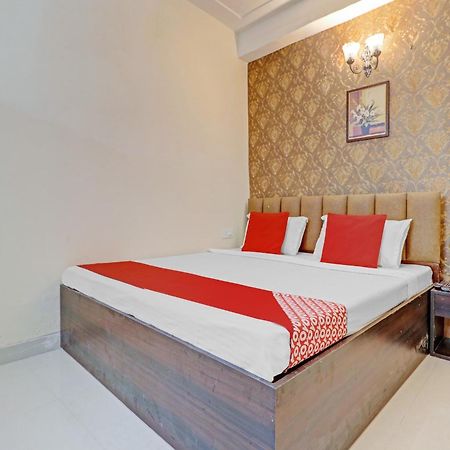 Hotel O Sky View Ludhijána Kültér fotó